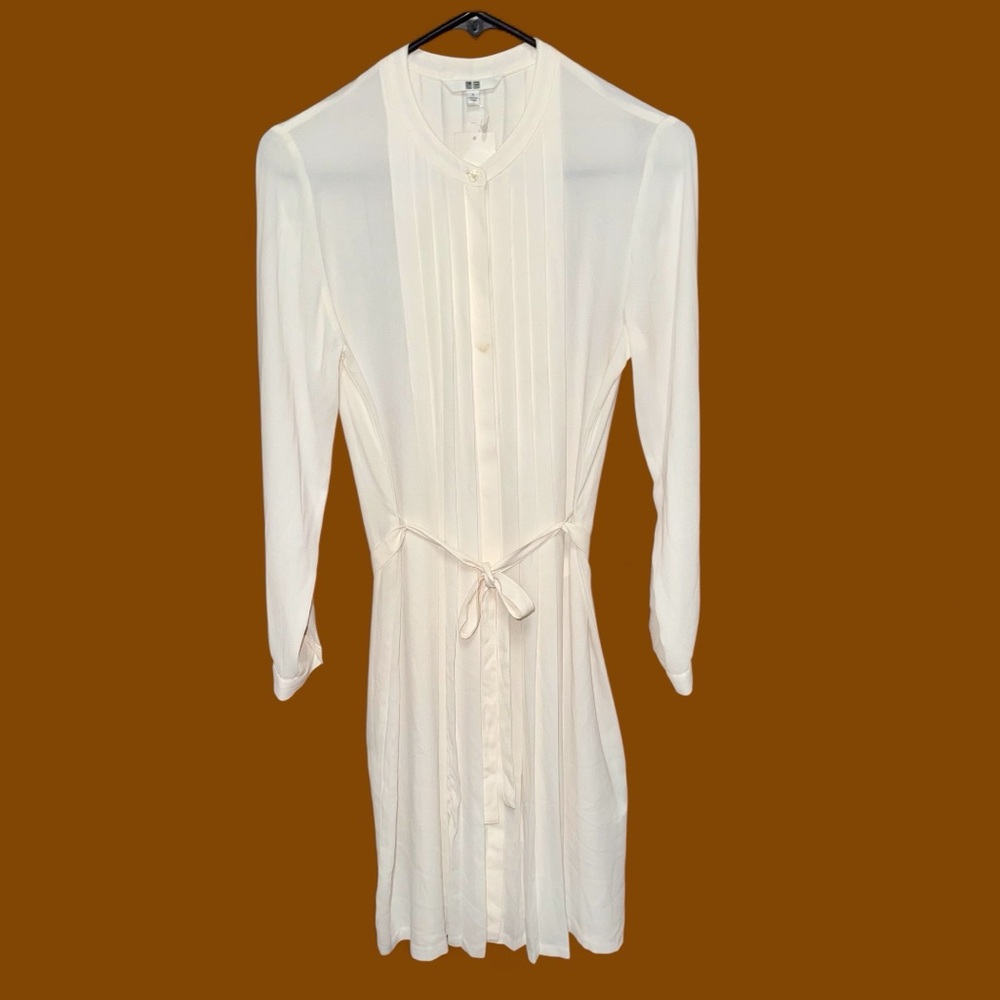 NWT Uniqlo White Pleated Blouse